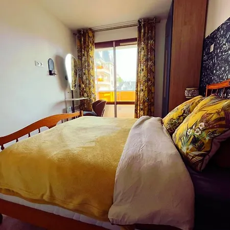 Le Nid De A 100 M De La *