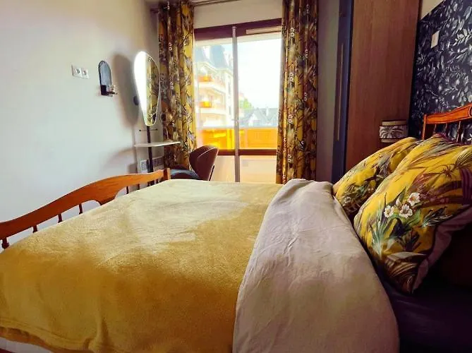 Le Nid De A 100 M De La *